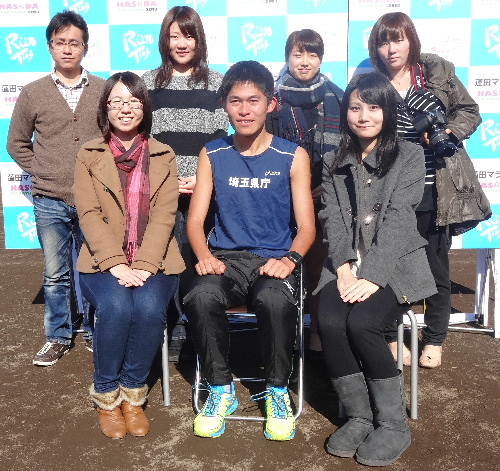 第2回蓮田マラソンＡＳＡ特別企画で川内選手との記念写真カメラマンを担当しました。　2013.11.16